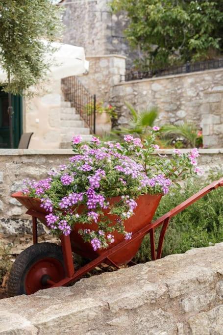 Tzitzifes Stone Mansion Villa Dış mekan fotoğraf